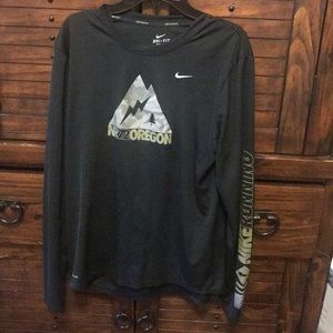 Men’s Nike dri-fit Oregon running long sleeve- med